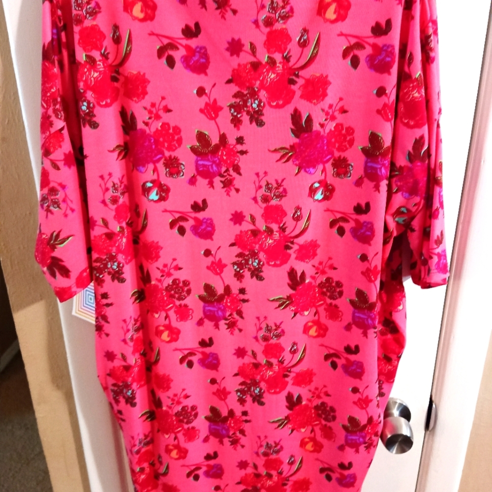 Moving-make offer! NWT LuLaRoe Irma XL